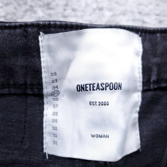 One Teaspoon 2020 Black Swan Denim Mini Skirt Size 25 Nwt Raw Cutoff Hem Stretch — image 6 of 8
